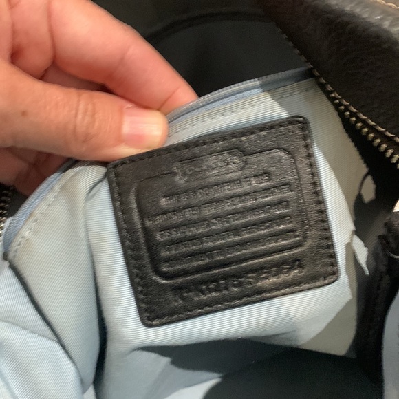 Coach black pebbled leather shoulder bag - Picture 8 of 10